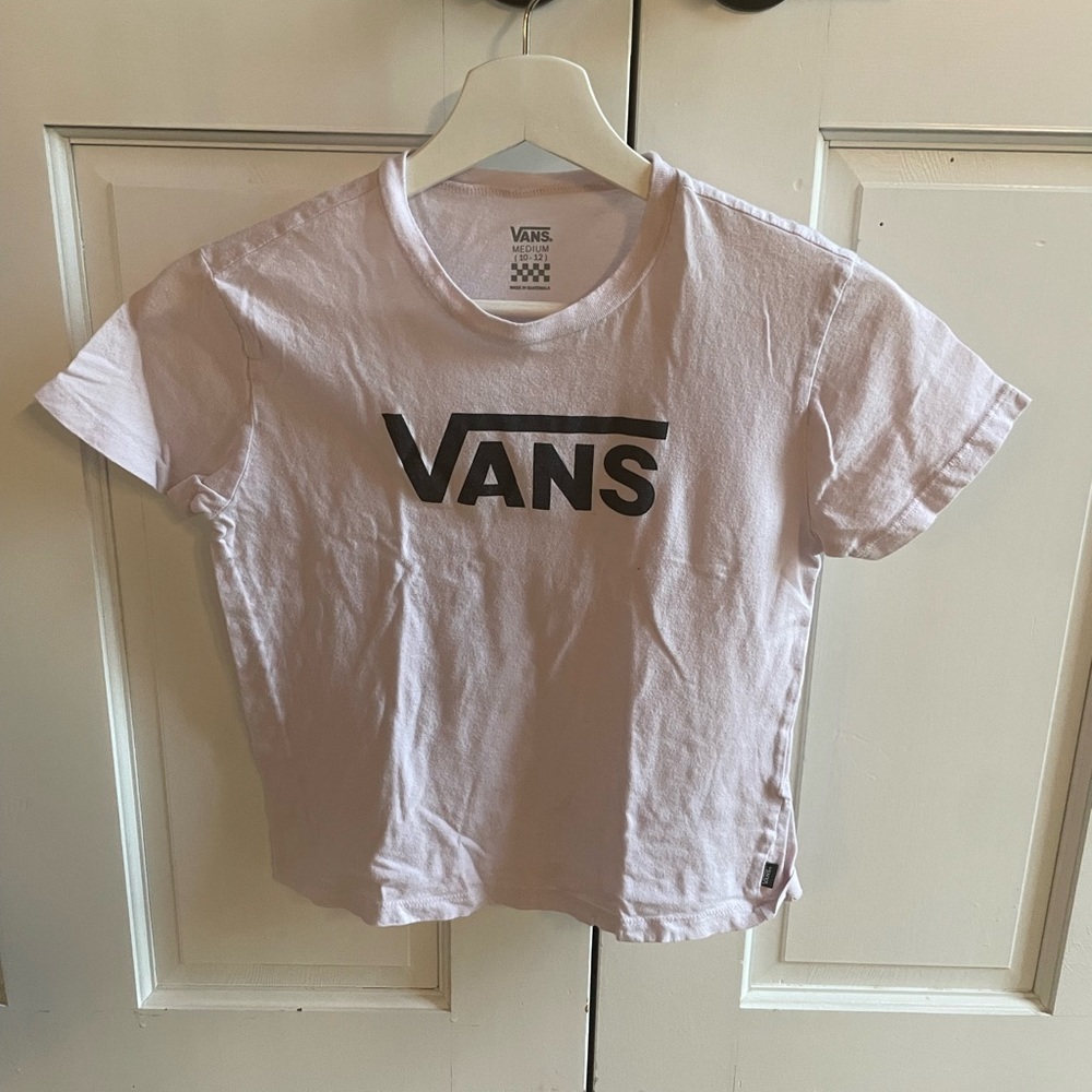 VANS short girls’ tee! ♻️🪩